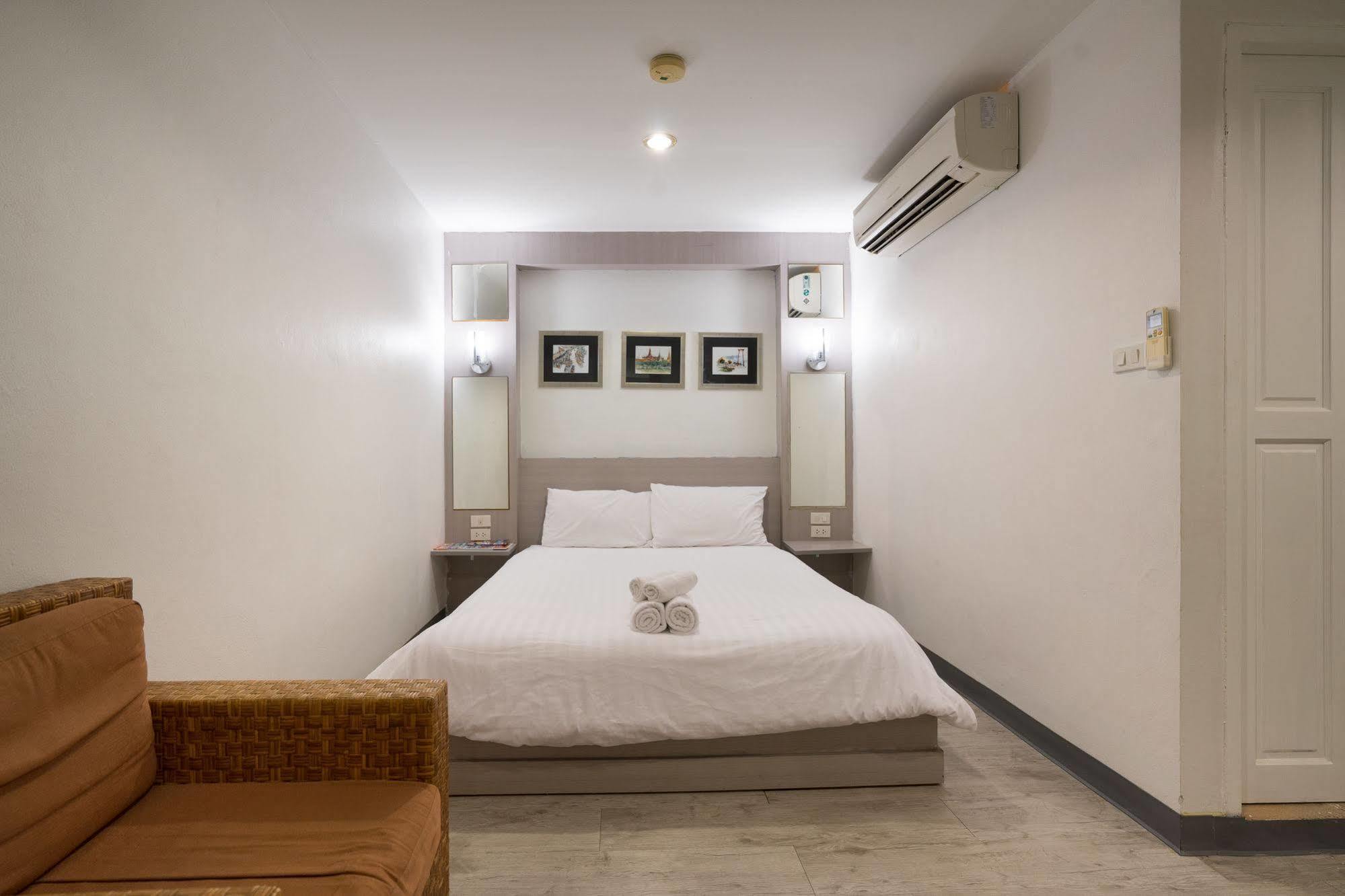 Oyo 437 Hostel Na Nara Bangkok Zewnętrze zdjęcie