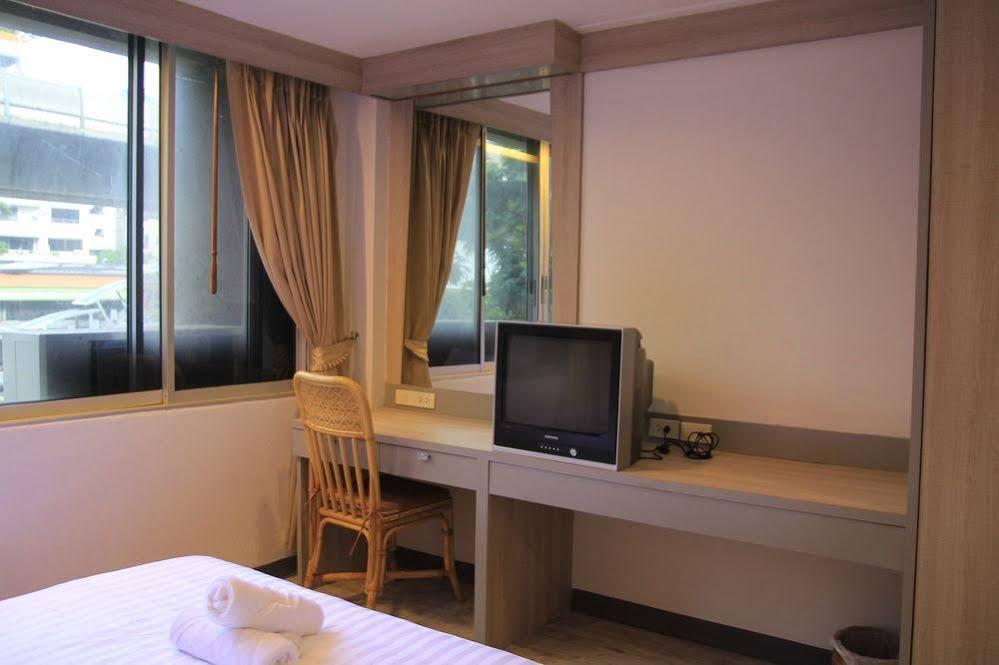 Oyo 437 Hostel Na Nara Bangkok Zewnętrze zdjęcie