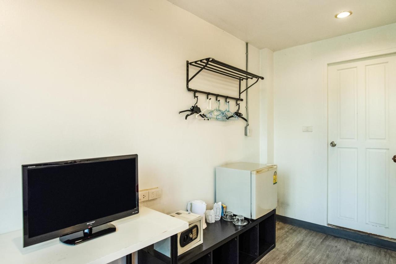 Oyo 437 Hostel Na Nara Bangkok Zewnętrze zdjęcie